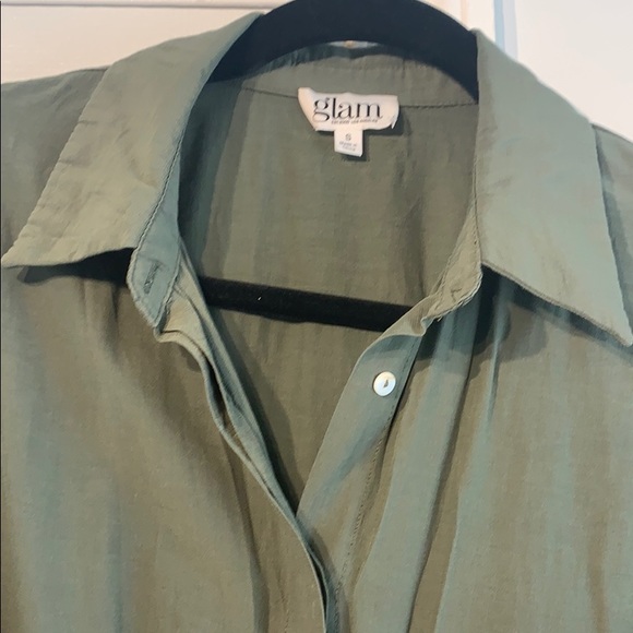 Green Button Up Blouse with waist cinch tie - Picture 4 of 9